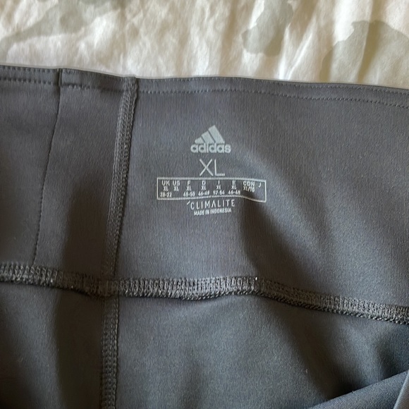 XL Adidas track pants - Picture 3 of 4